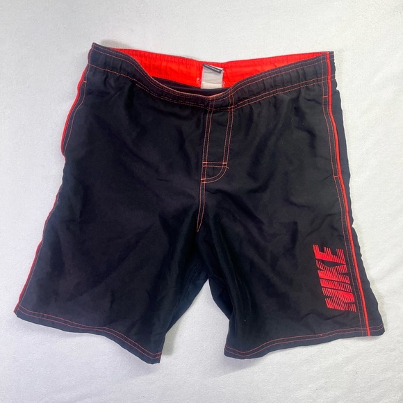Nike Swim Trunks Black Red Swoosh Board Shorts Men’s L Y2K swimming surf 1701 - Picture 1 of 7